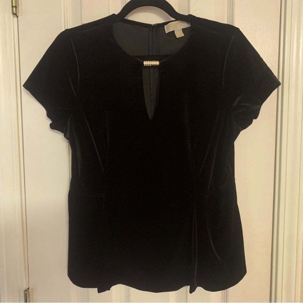 Random Pack of 4 Size M medium or L Large shirts. Business casual styling. - Picture 4 of 12